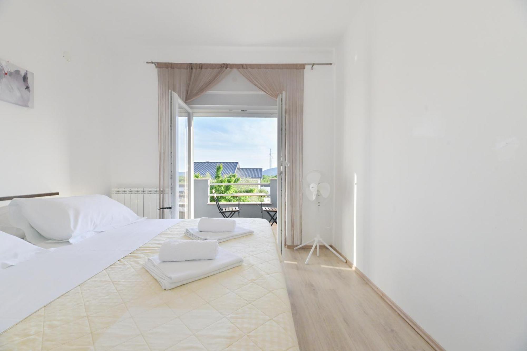 Apartment Amelie - With Pool And Sauna! Galovac  Экстерьер фото