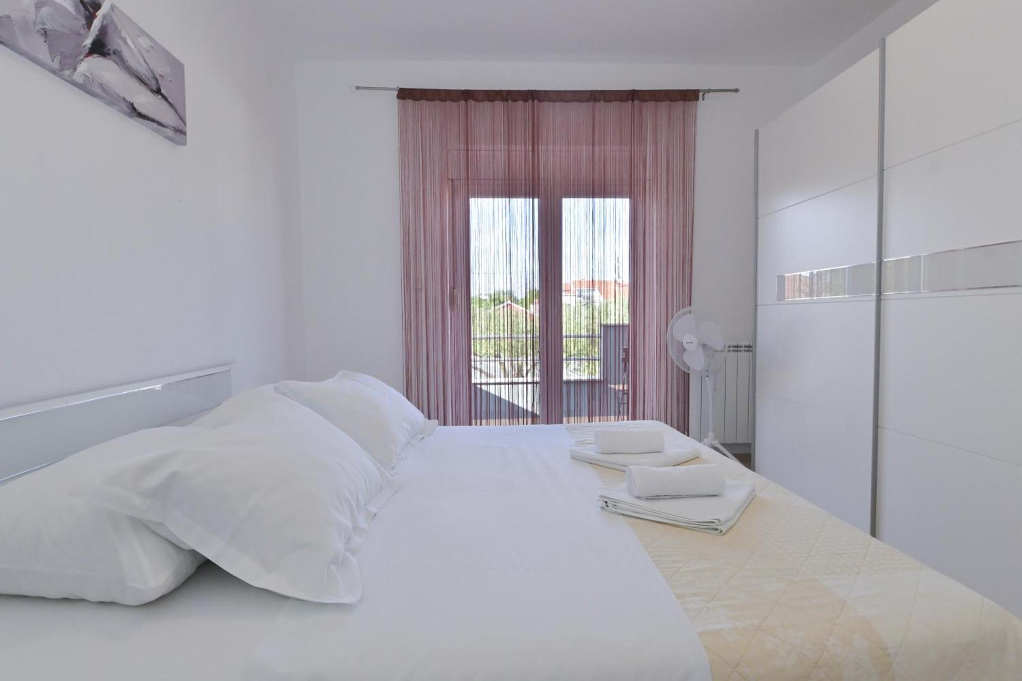 Apartment Amelie - With Pool And Sauna! Galovac  Экстерьер фото